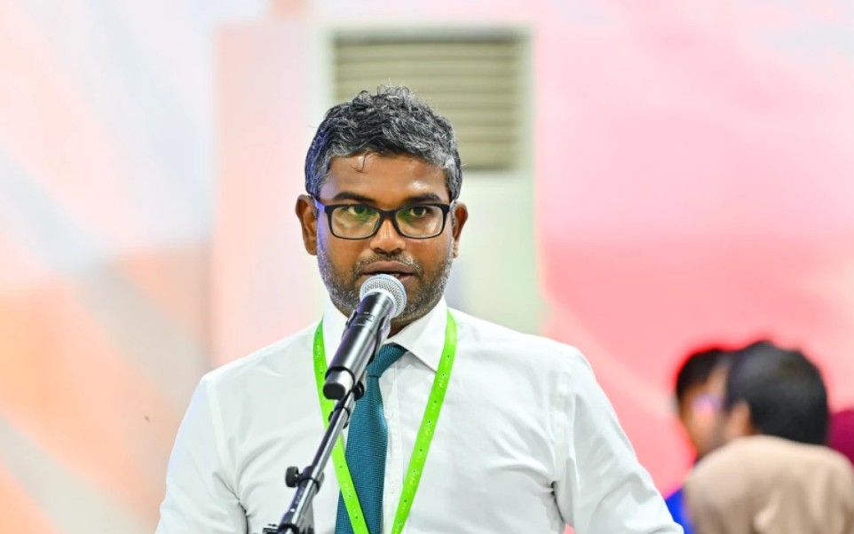 އެމްޑީޕީއާ ގުޅުމުން ވ ތިނަދޫ ކައުންސިލް ރައީސްގެ ގޮނޑި ގެއްލިއްޖެ